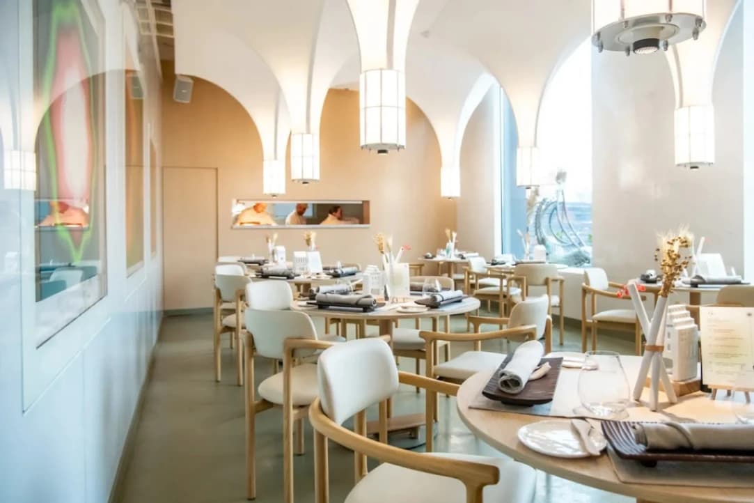 MDWA Restaurant - art & fine dining